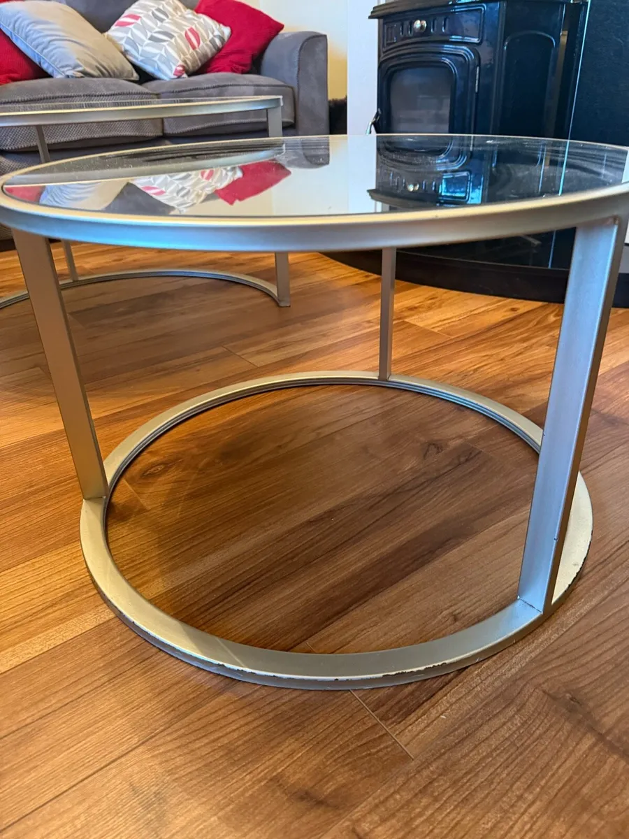 Gold 2 piece round mirror coffee table - Image 3