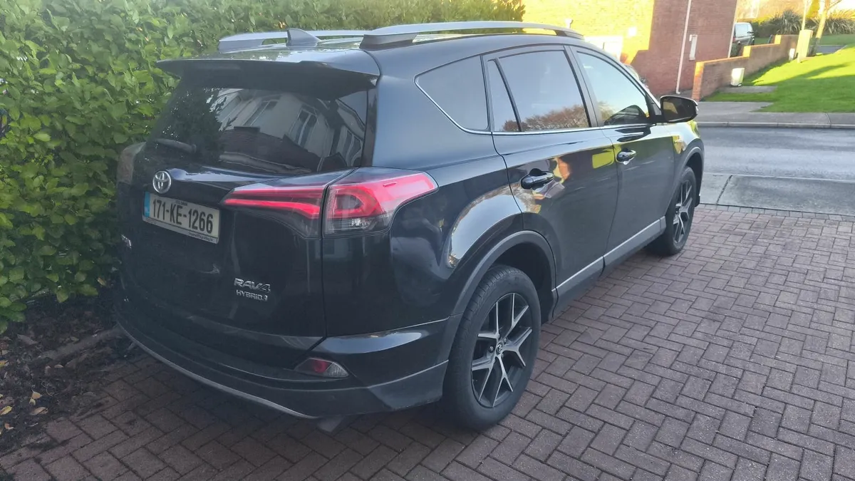 Toyota RAV4 2017 - Image 2