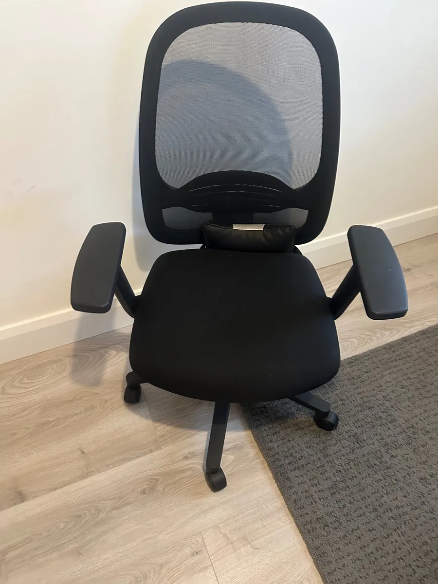 Office chair - Image 1