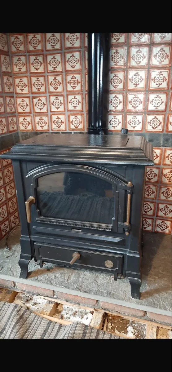 Efel oil burning stove - Image 1