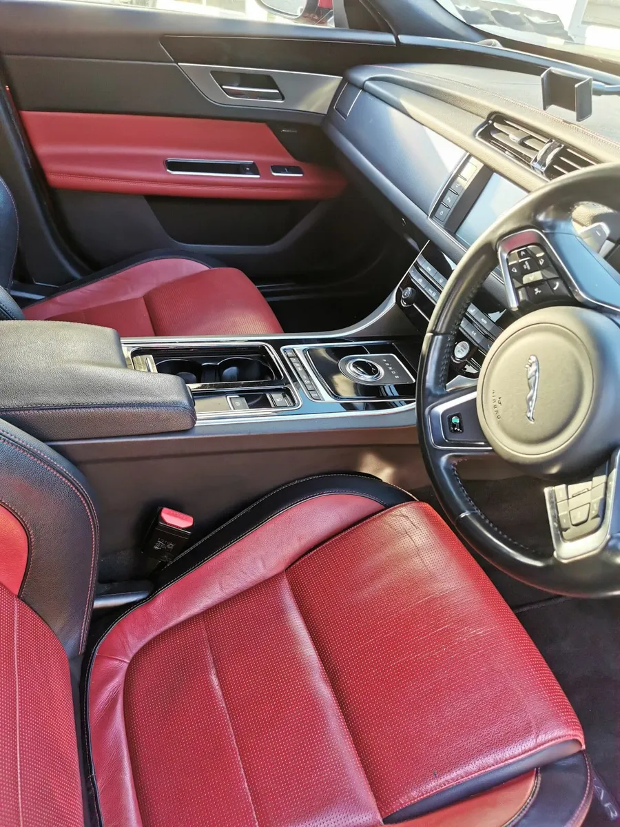 Jaguar XF 2018 - Image 3