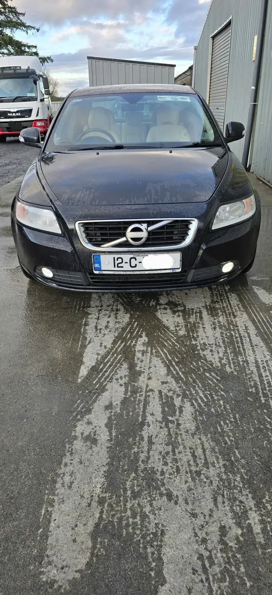 12 VOLVO S40 DIESEL - Image 2