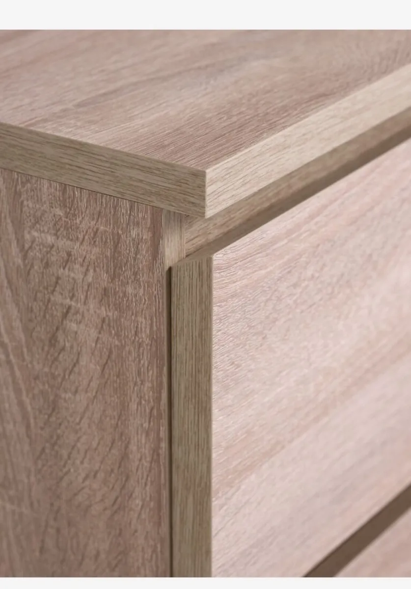 Bedroom drawers and bedside lockers - Image 4