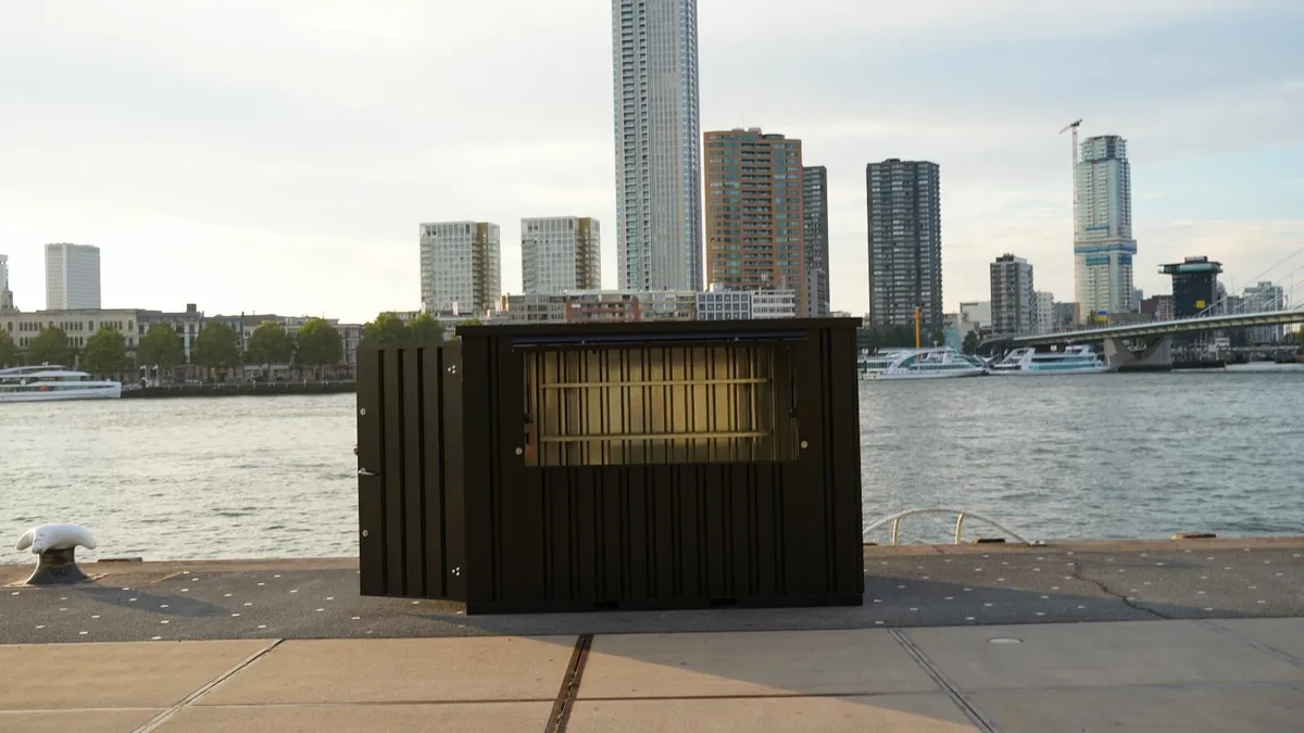 Outdoor Pub Container 3x2 – Weatherproof Build - Image 2
