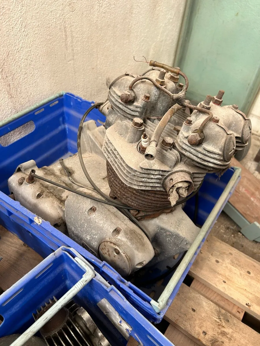 Triumph 650 - Image 1