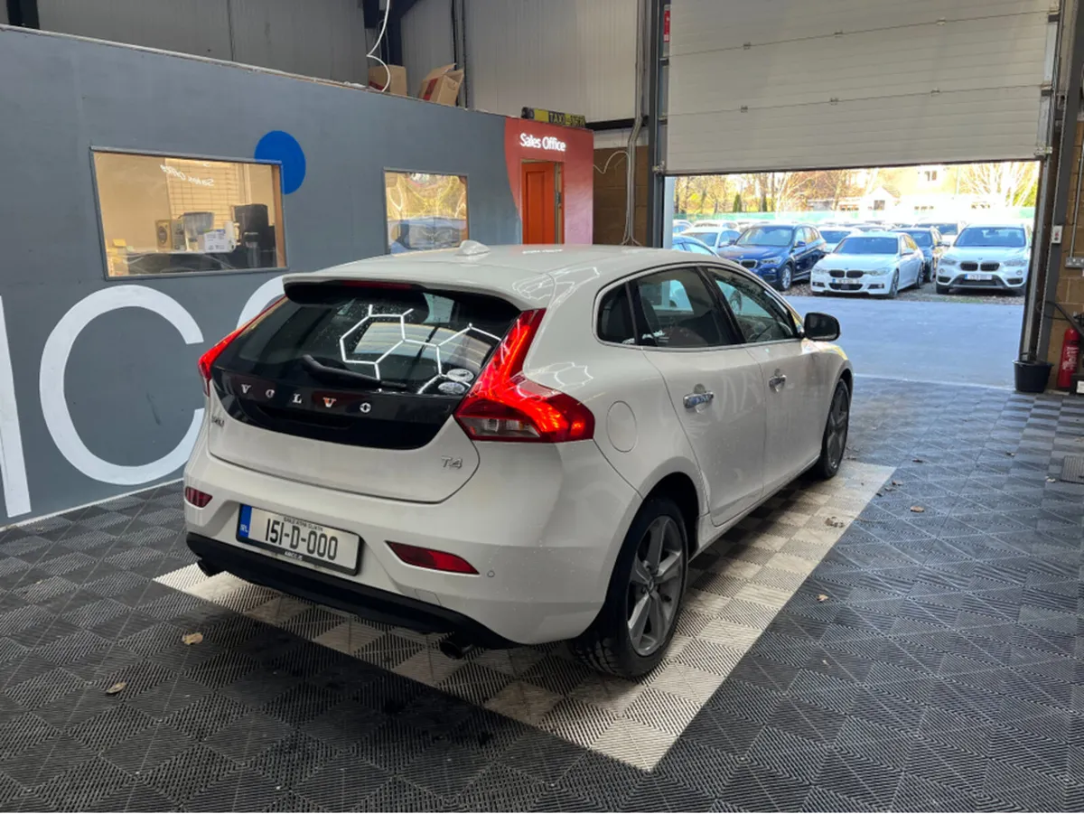 Volvo V40 2015 VOLVO V40 1.6L PETROL / 70K KMS / A - Image 2