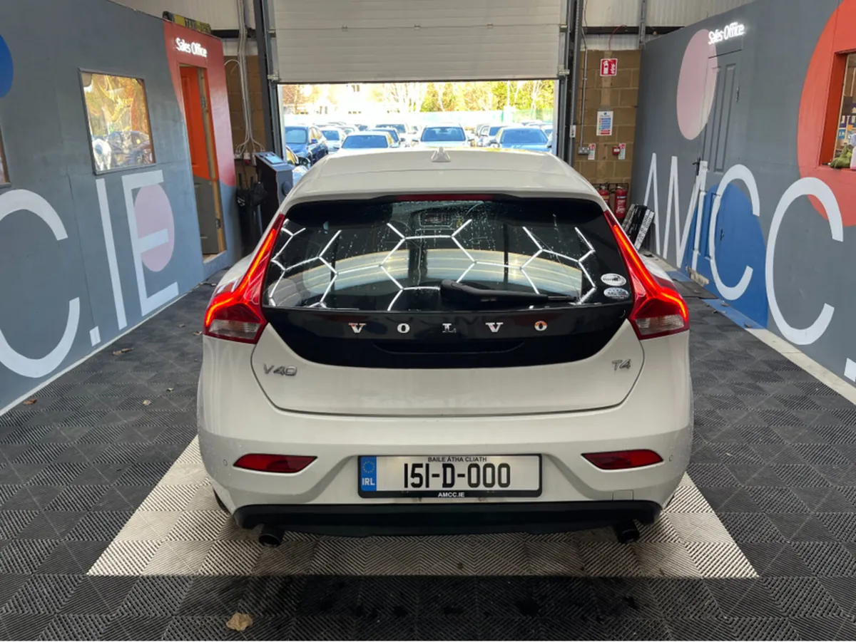 Volvo V40 2015 VOLVO V40 1.6L PETROL / 70K KMS / A - Image 3