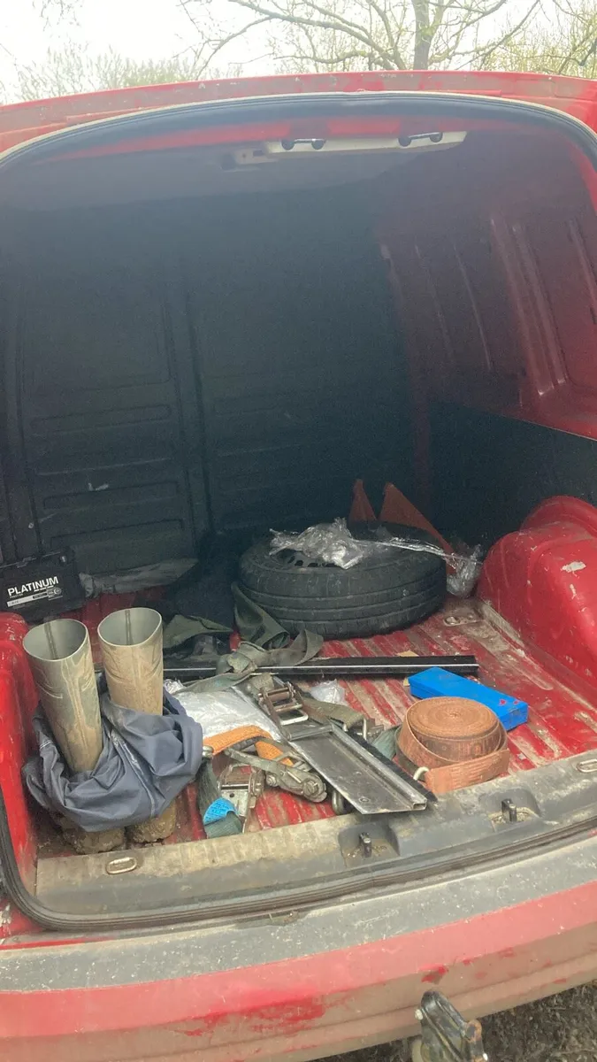 2.0 tdi Vw caddy NO VAT - Image 3