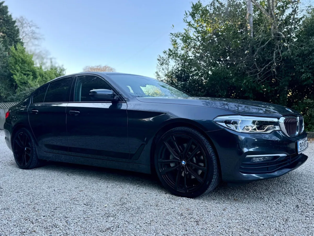 BMW 5-Series 530E - Image 2