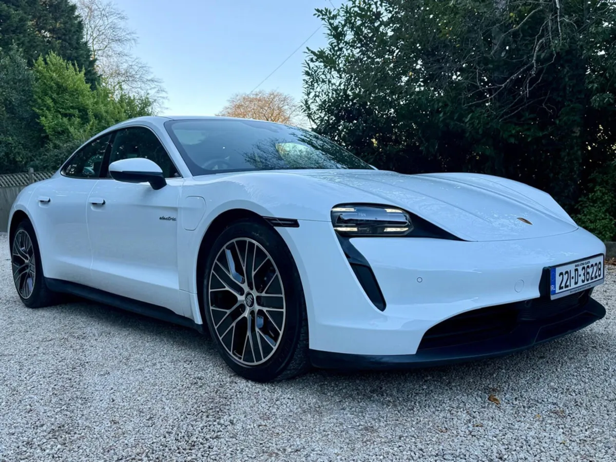 Porsche Taycan 5 SEAT PERFORMANCE BATTERY PLUS - Image 1