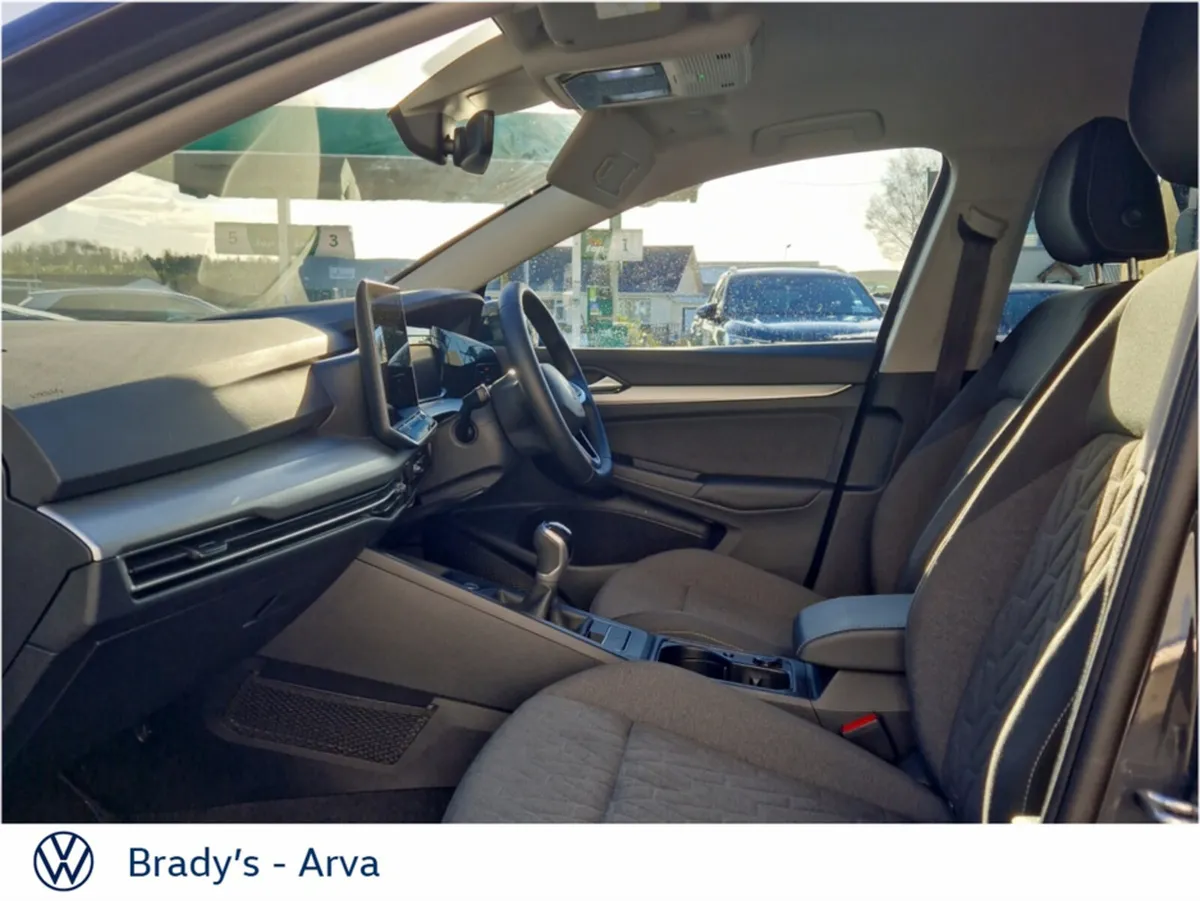 Volkswagen Golf EDITION 75 2.0 TDI 116BHP M6F - Image 4