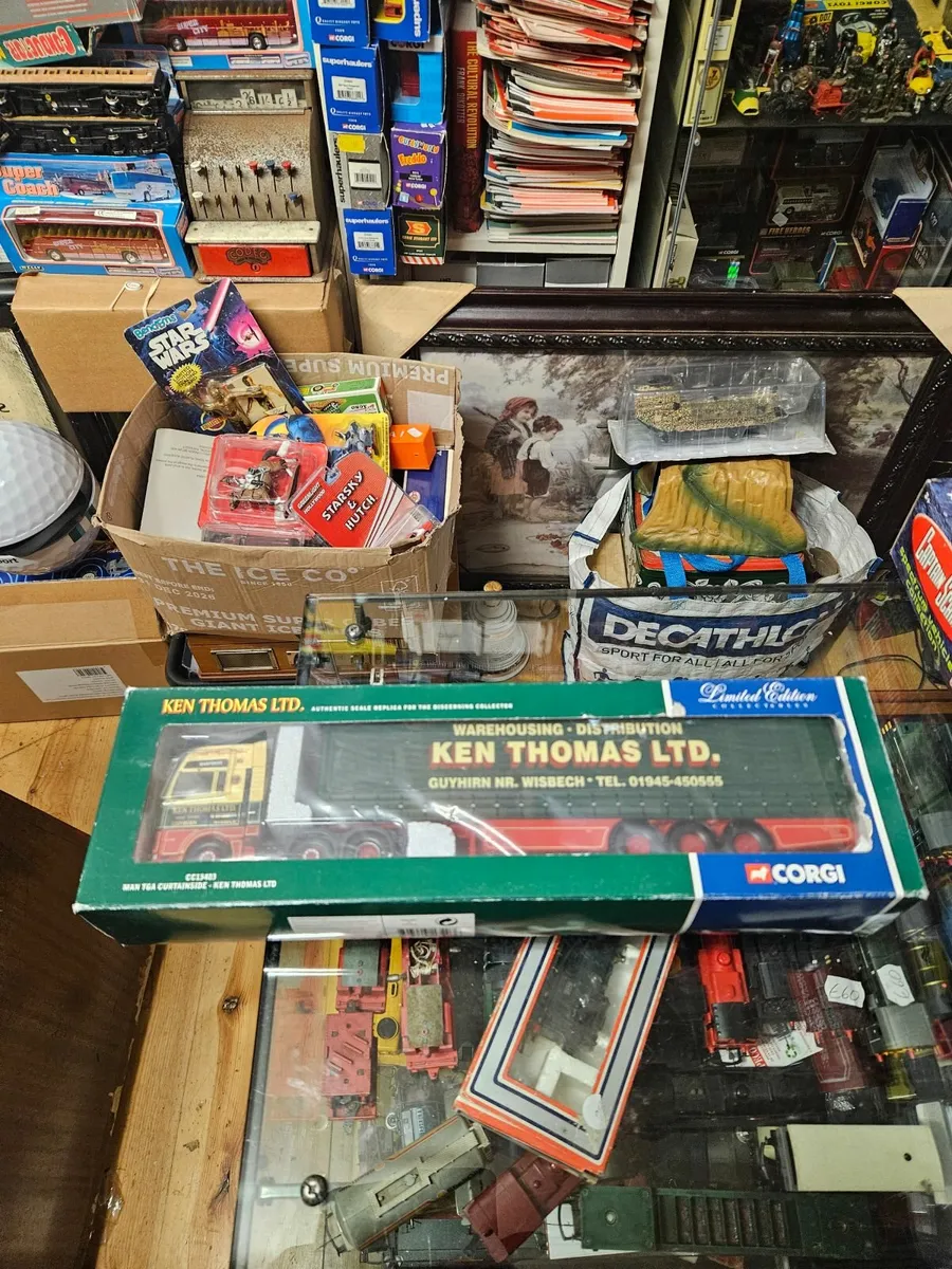 Corgi MAN Tractor Unit and Trailer - Image 1