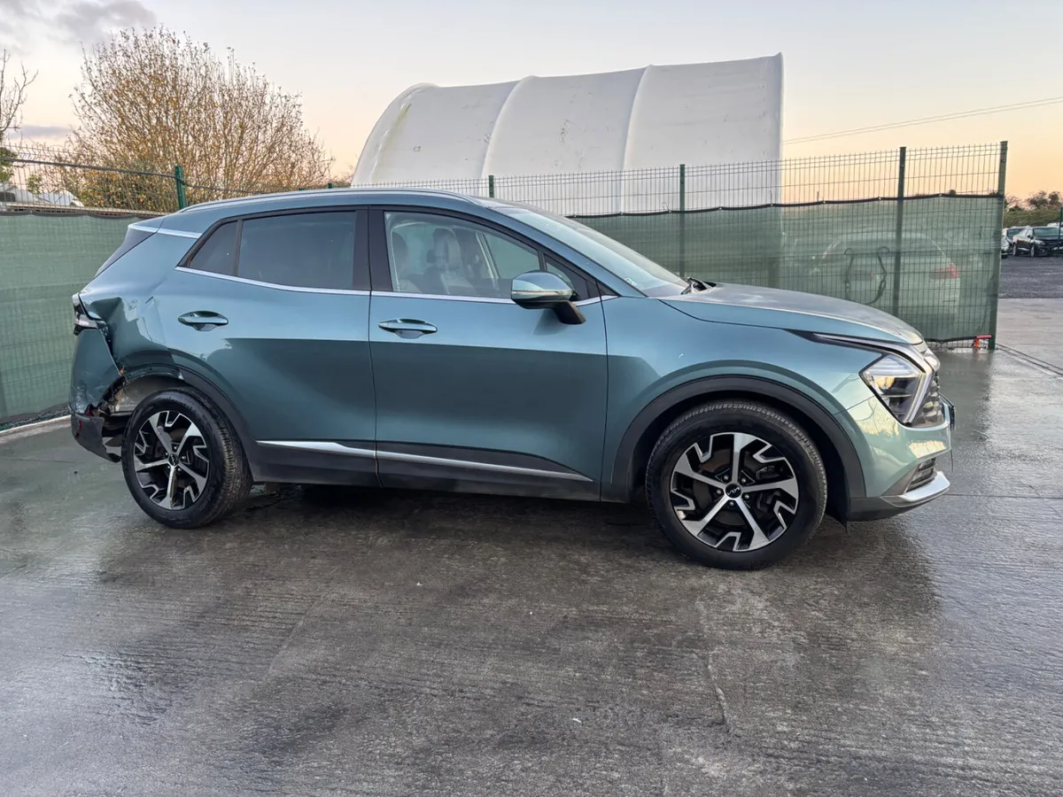 221 Kia Sportage  Light Damage - Image 3