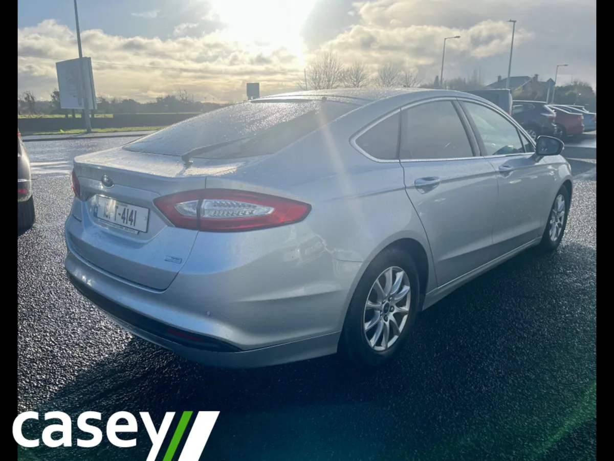 Ford Mondeo 1.5 TDCI ZETEC ECONETIC 120PS 5DR - Image 2