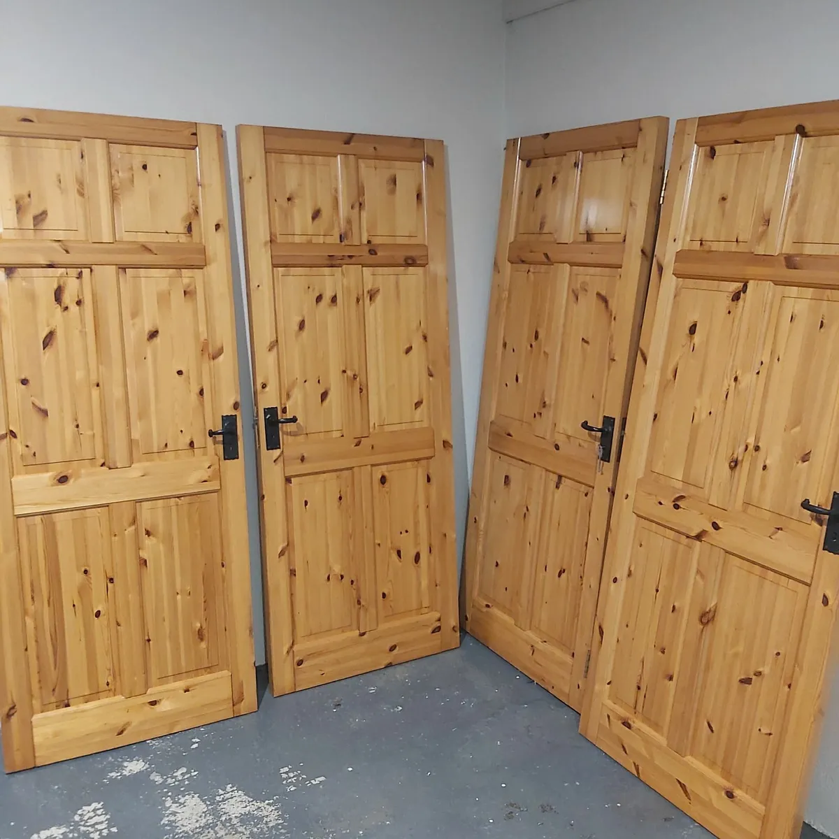 Internal doors - Image 1