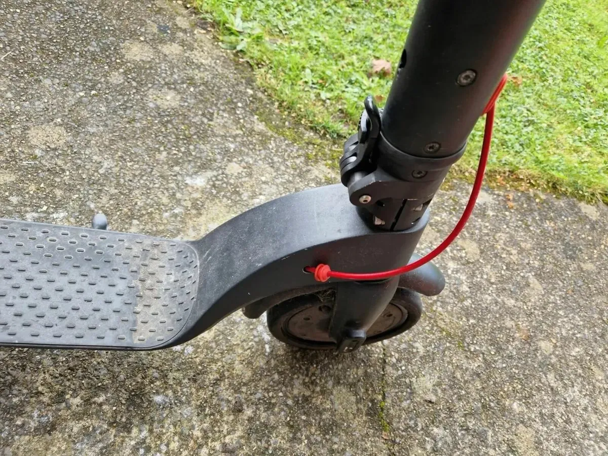 Electric Scooter, charger missing, but there is ch - Image 3