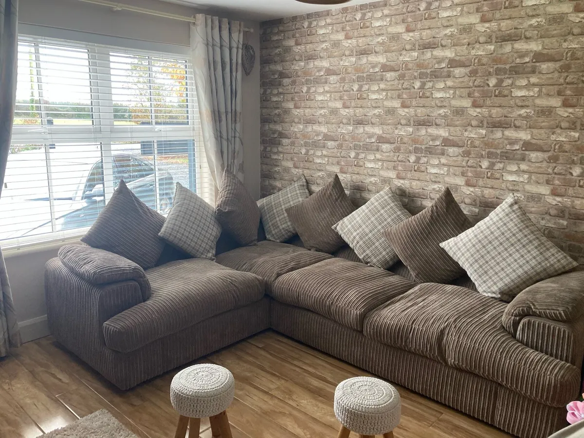 CORNER SOFA AS NEW - Image 1