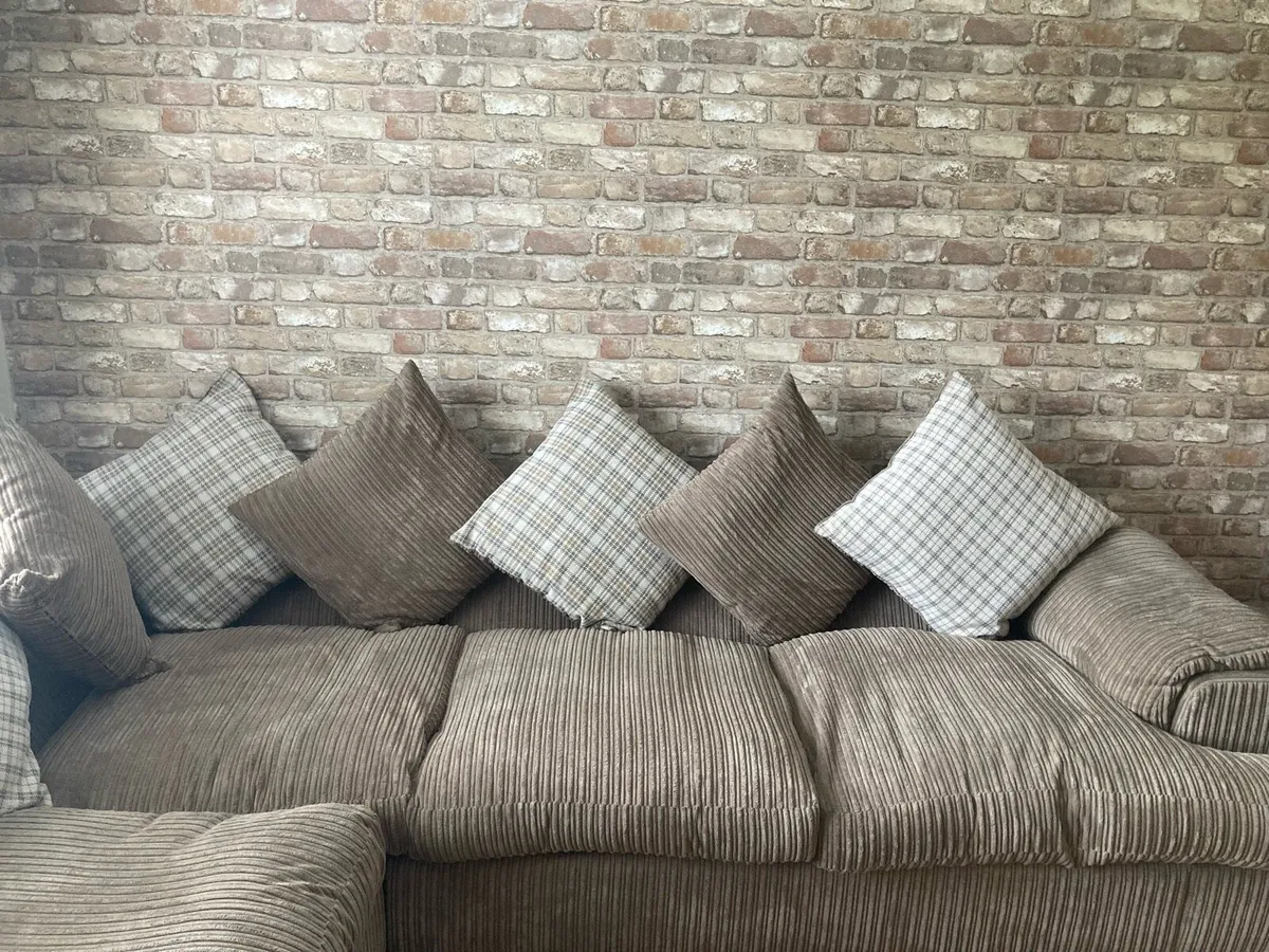 CORNER SOFA AS NEW - Image 2