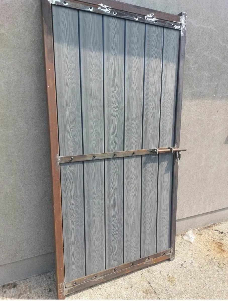 Side Entrance gates and house gates - Image 2