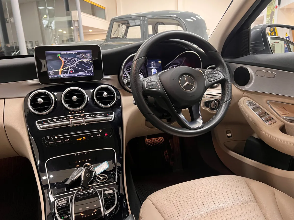 ONLY 44,000 Kms Top Spec One Owner AVANTGARDE Auto - Image 3