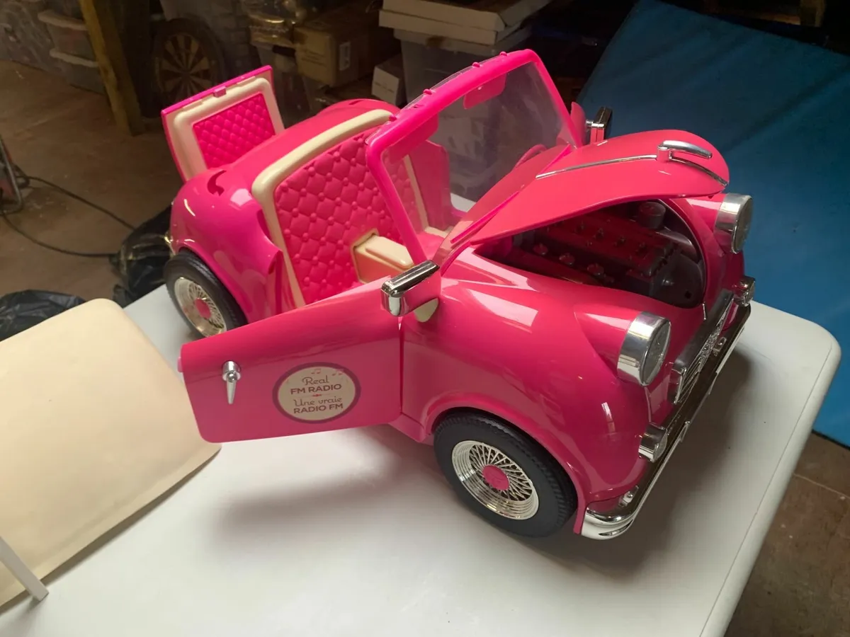 LOT 11 Girls Toy Radio Car - Image 1