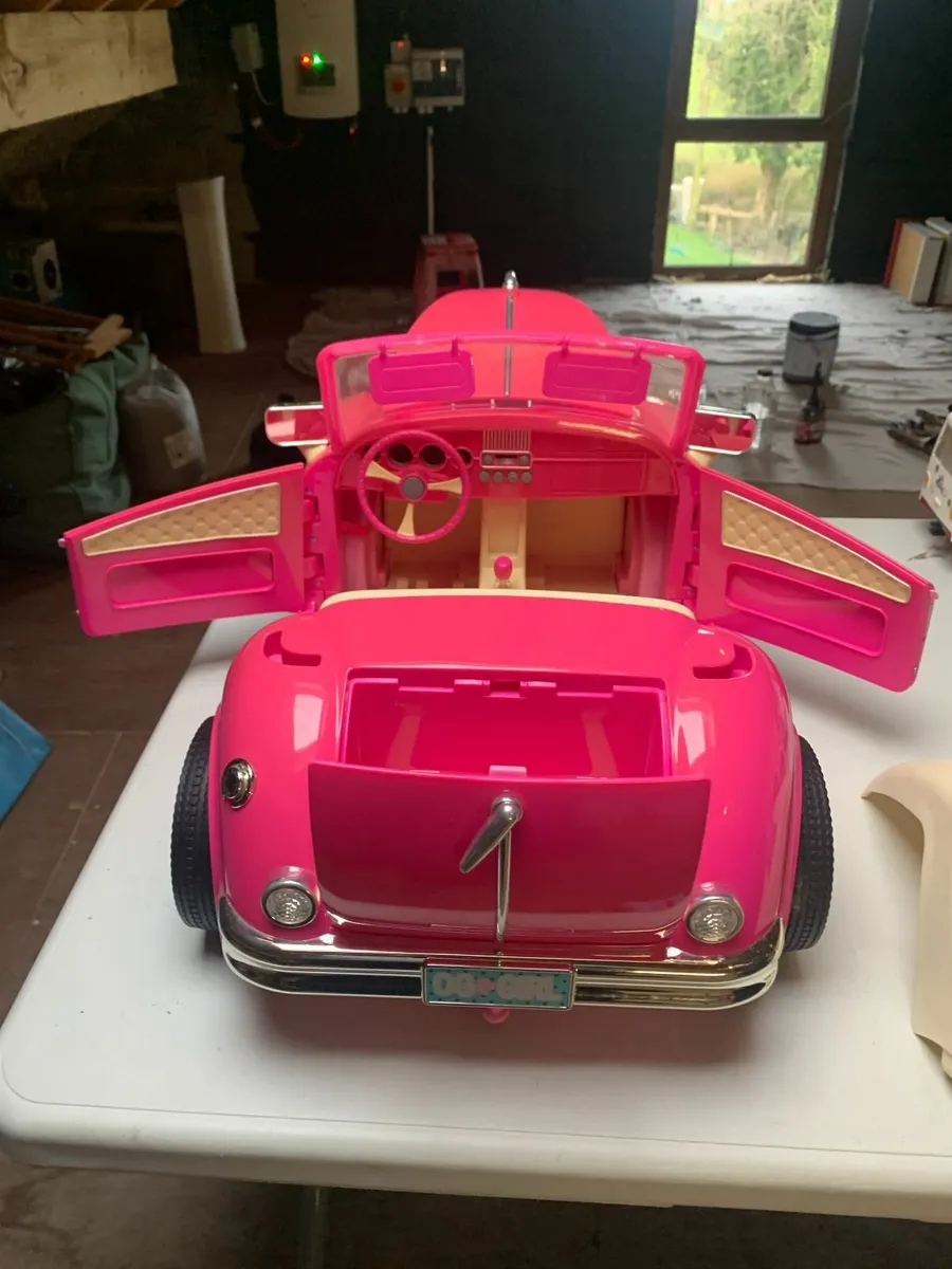 LOT 11 Girls Toy Radio Car - Image 2