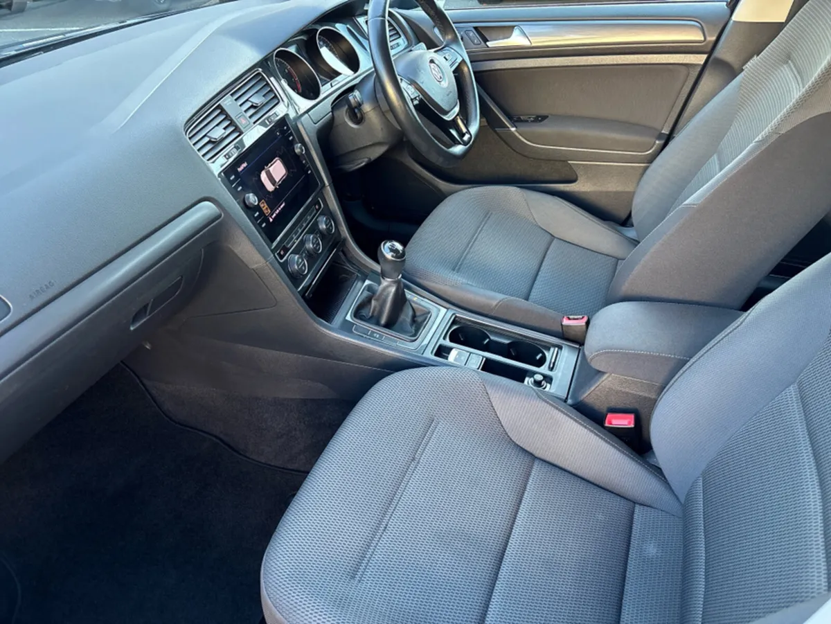 Volkswagen Golf CL 1.0 TSI MANUAL 6SPEED FWD 5DR 1 - Image 3