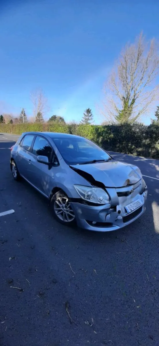 2010 Toyota  auris  Light damage - Image 3