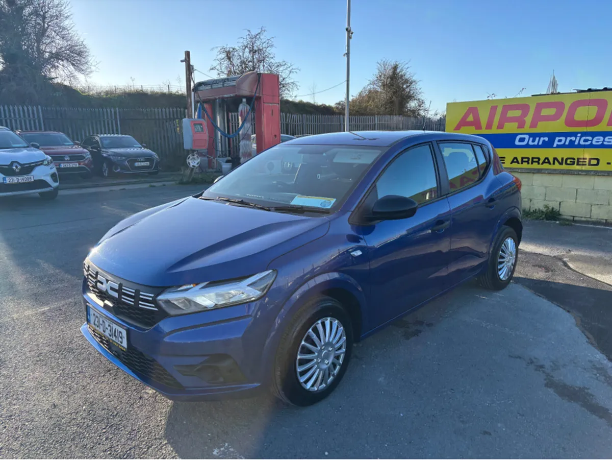 Dacia Sandero ESSENTIAL TCE 90 5SPEED N NBI 5DR - Image 2