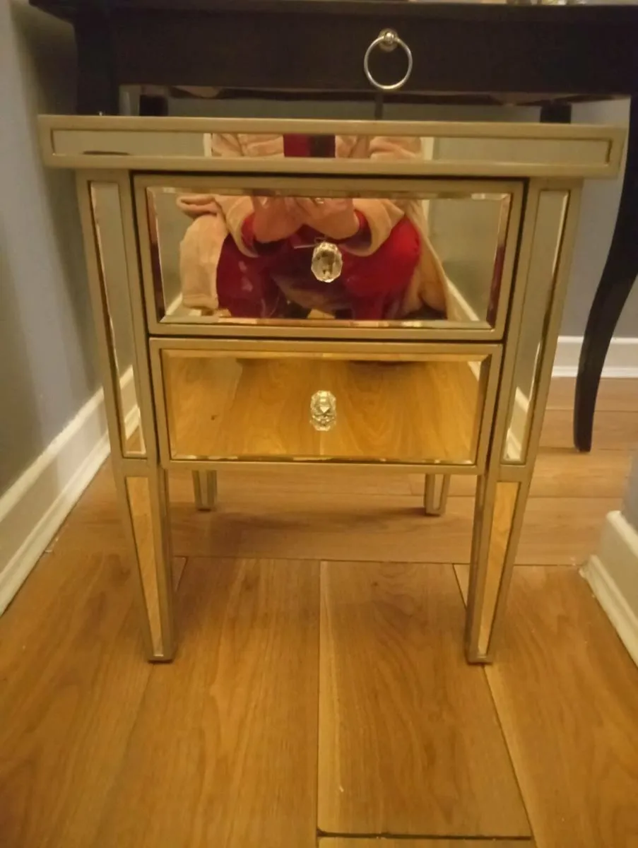 Glass mirror 2 drawer unit - Image 1