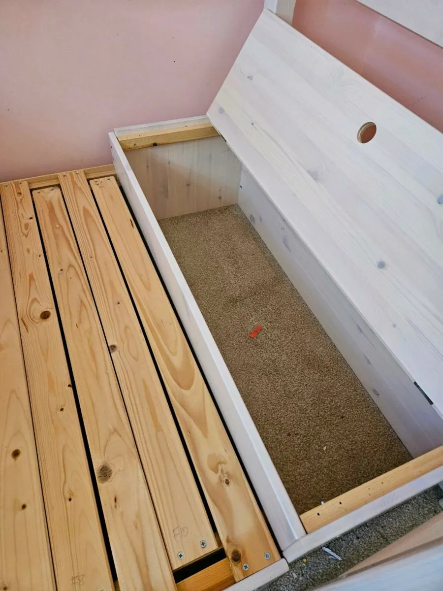 Integrated bed/desk with storage/bed - Image 3