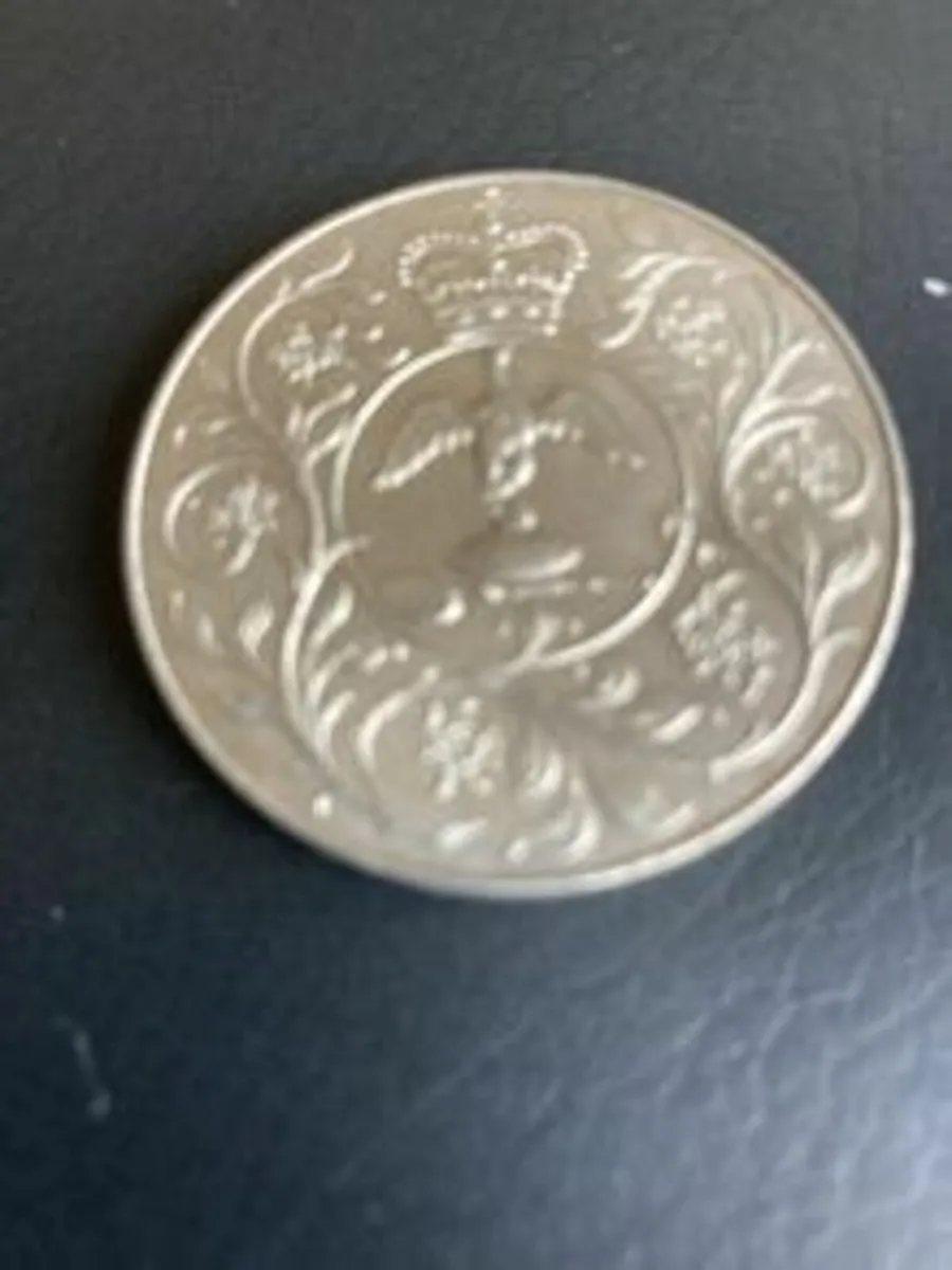 British Crown coin - Silver Jubilee