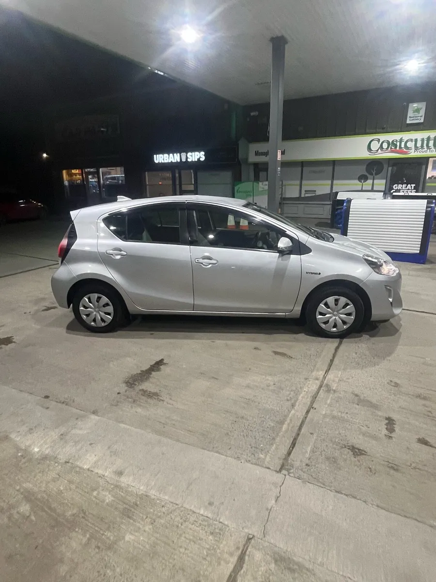 2016 Toyota Aqua - Image 1