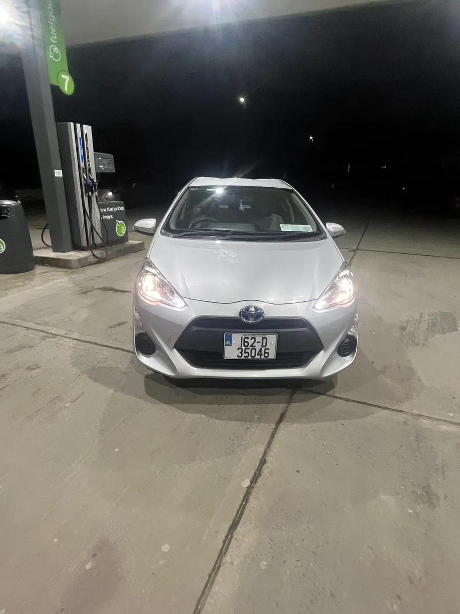 2016 Toyota Aqua - Image 3