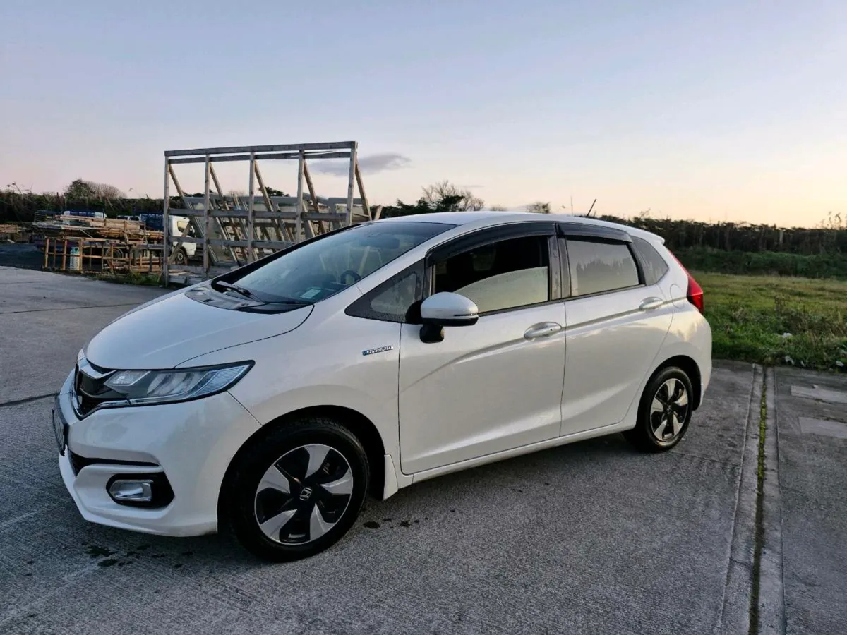 2018 Honda Fit Hybrid (Non recorded light damage) - Image 1