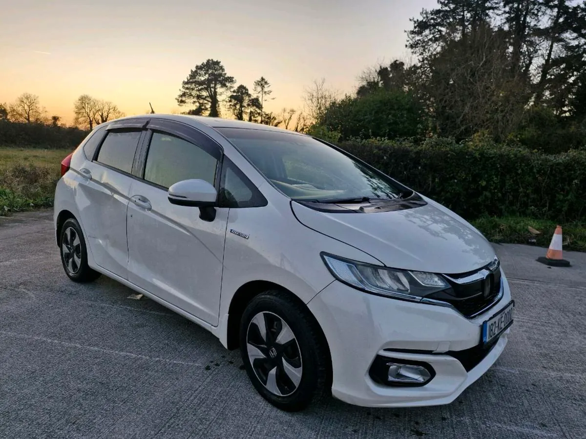 2018 Honda Fit Hybrid (Non recorded light damage) - Image 2