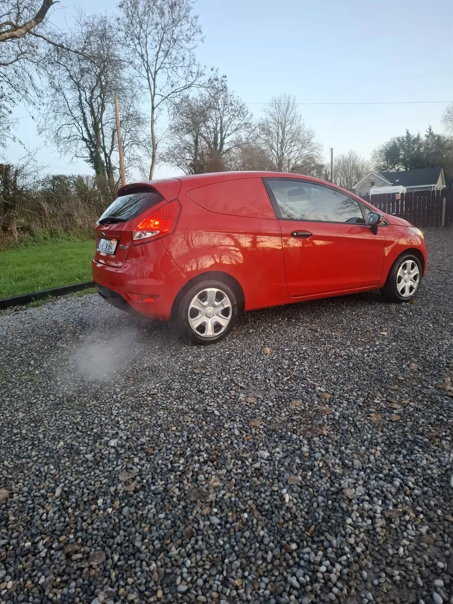 Ford Fiesta Van 1.4TDCI - Image 2
