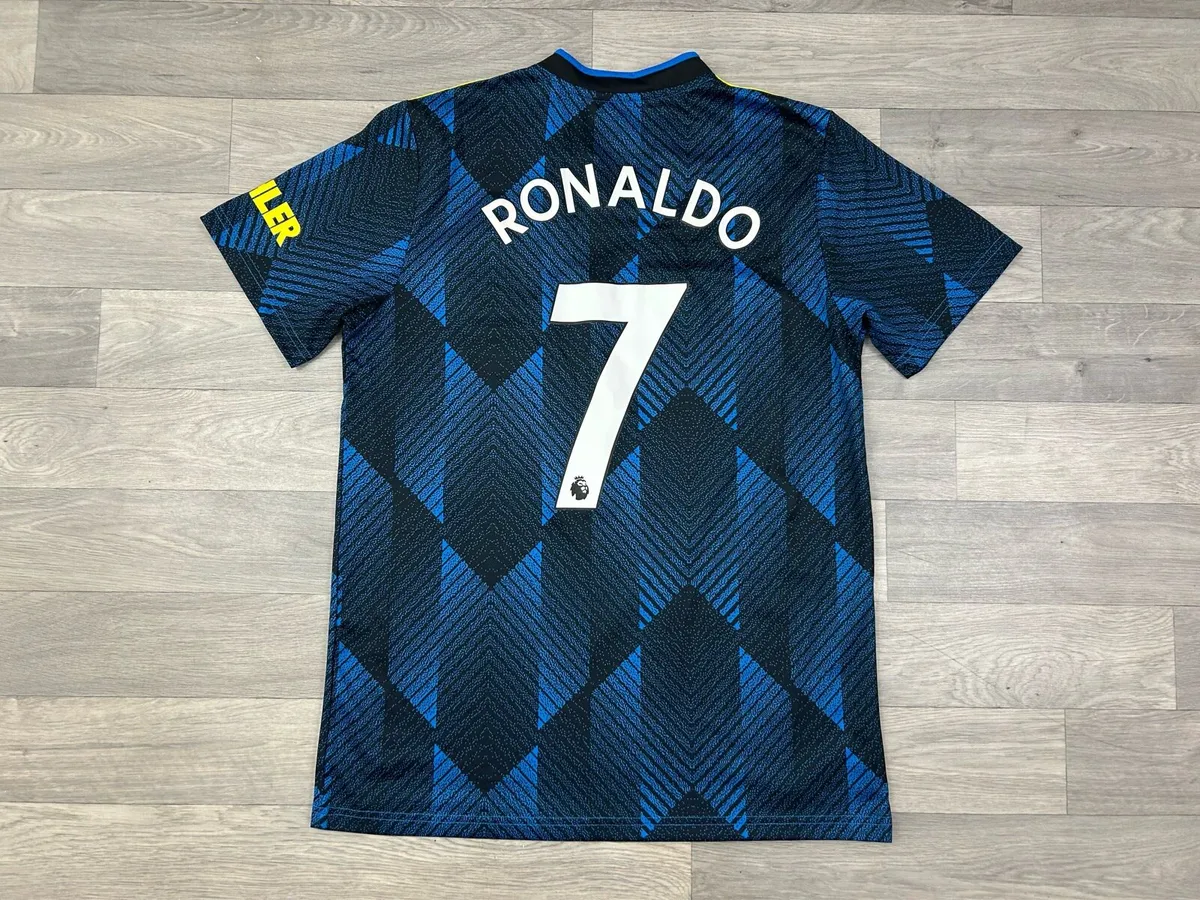 Genuine Adidas Manchester United Ronaldo Jersey L - Image 1