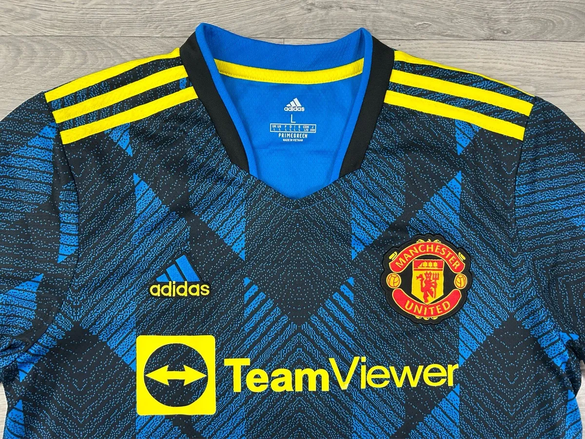 Genuine Adidas Manchester United Ronaldo Jersey L - Image 4