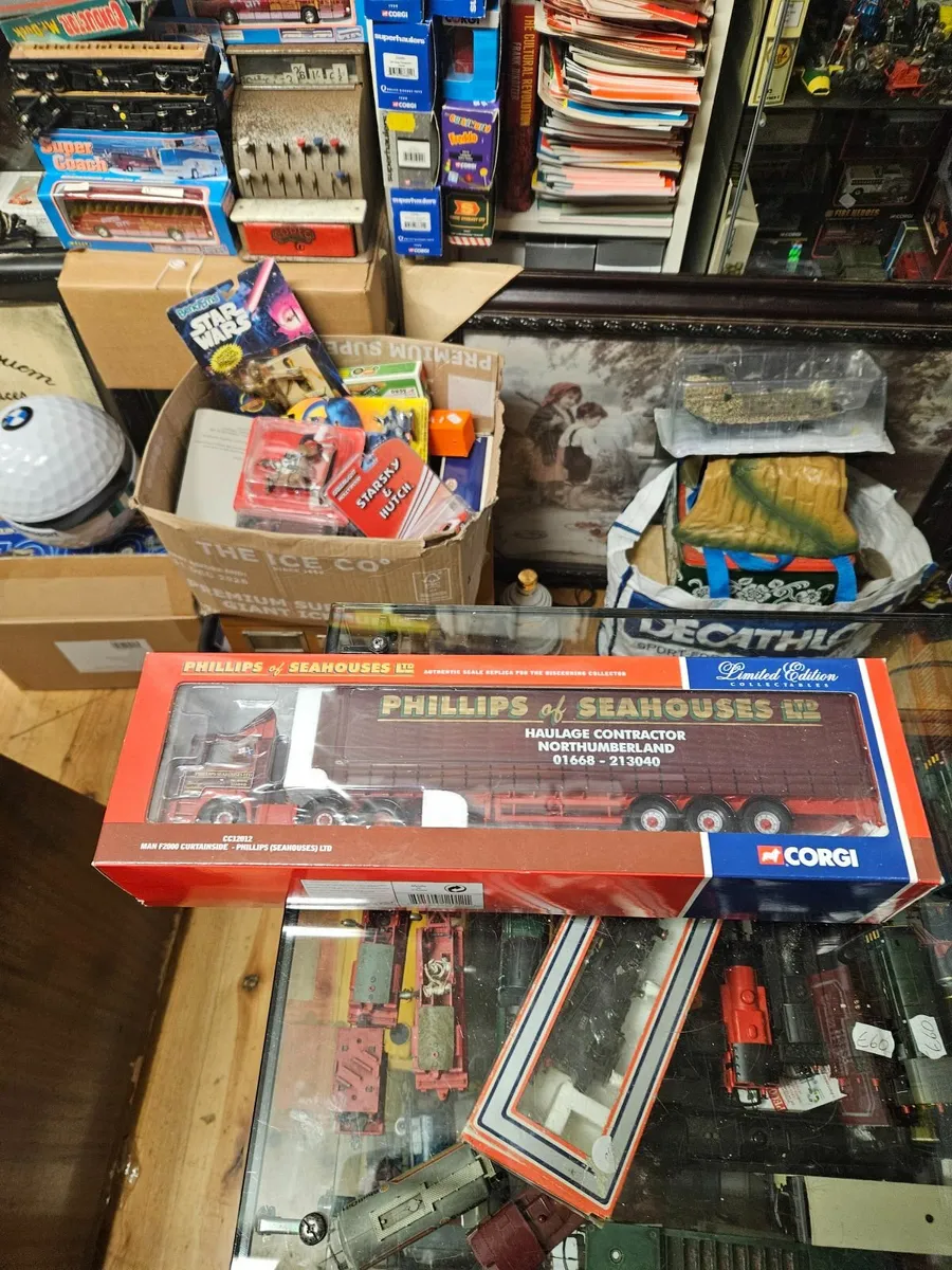 Corgi MAN Tractor unit and Trailer - Image 1