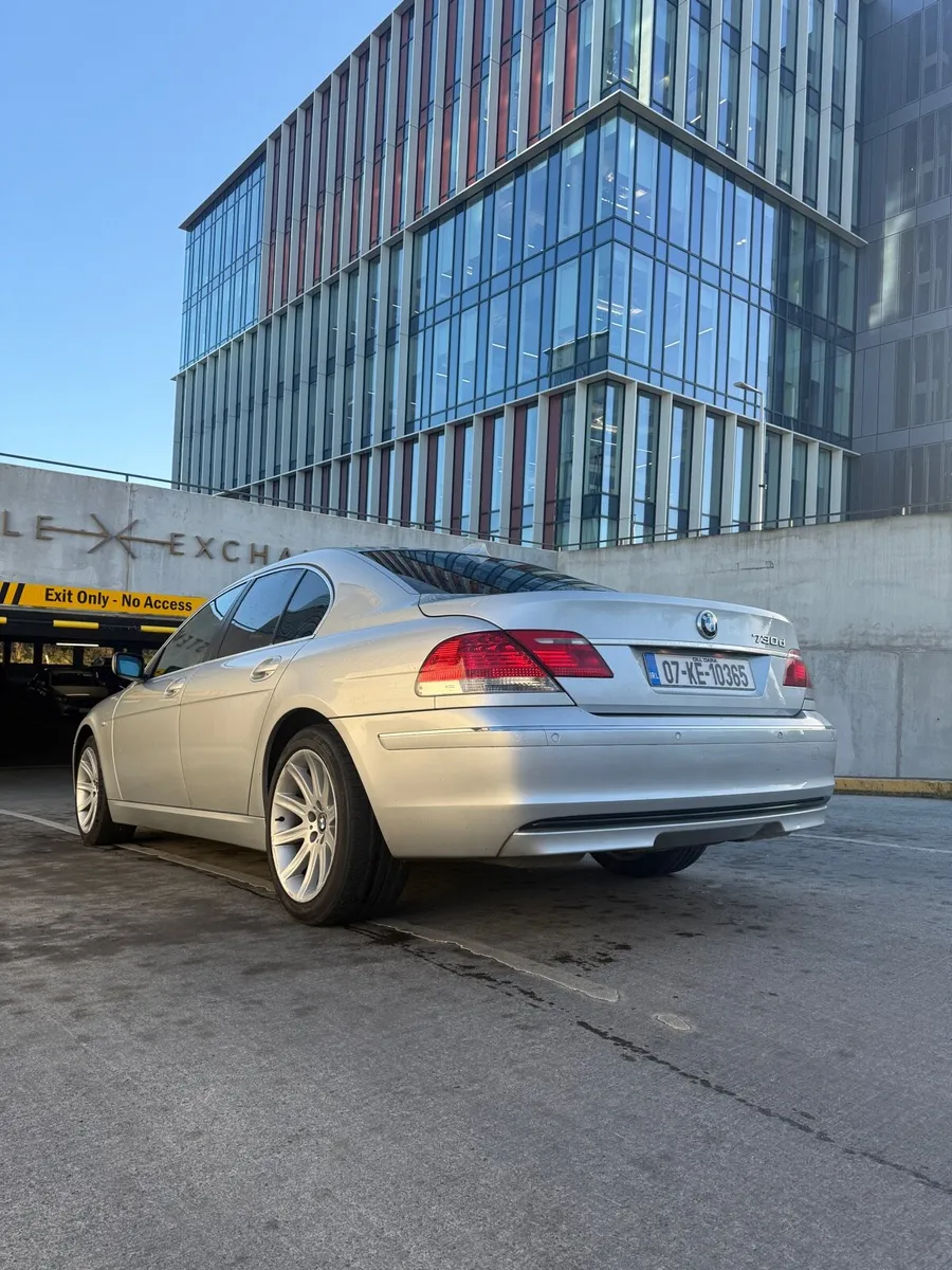 BMW 730d - Image 2