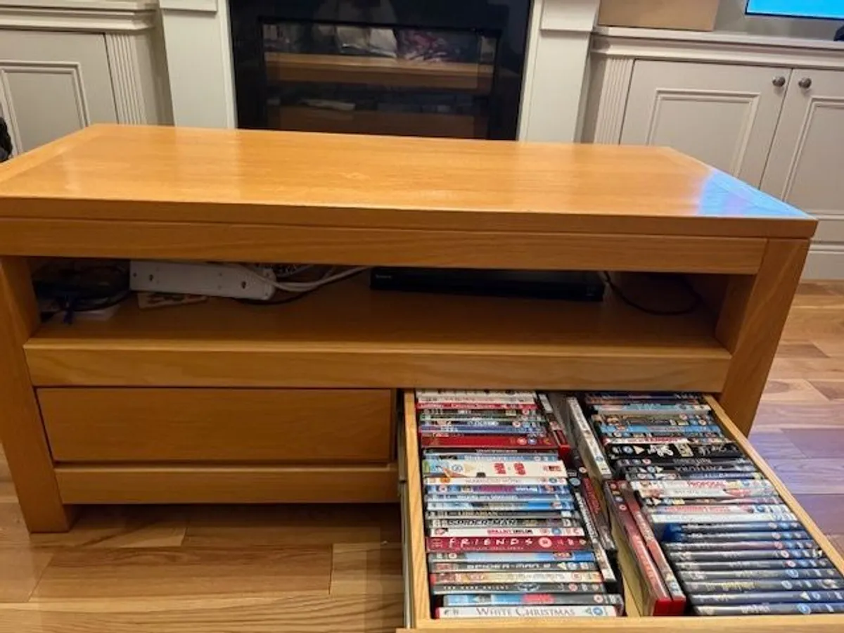 Handmade solid oak media unit - Image 2