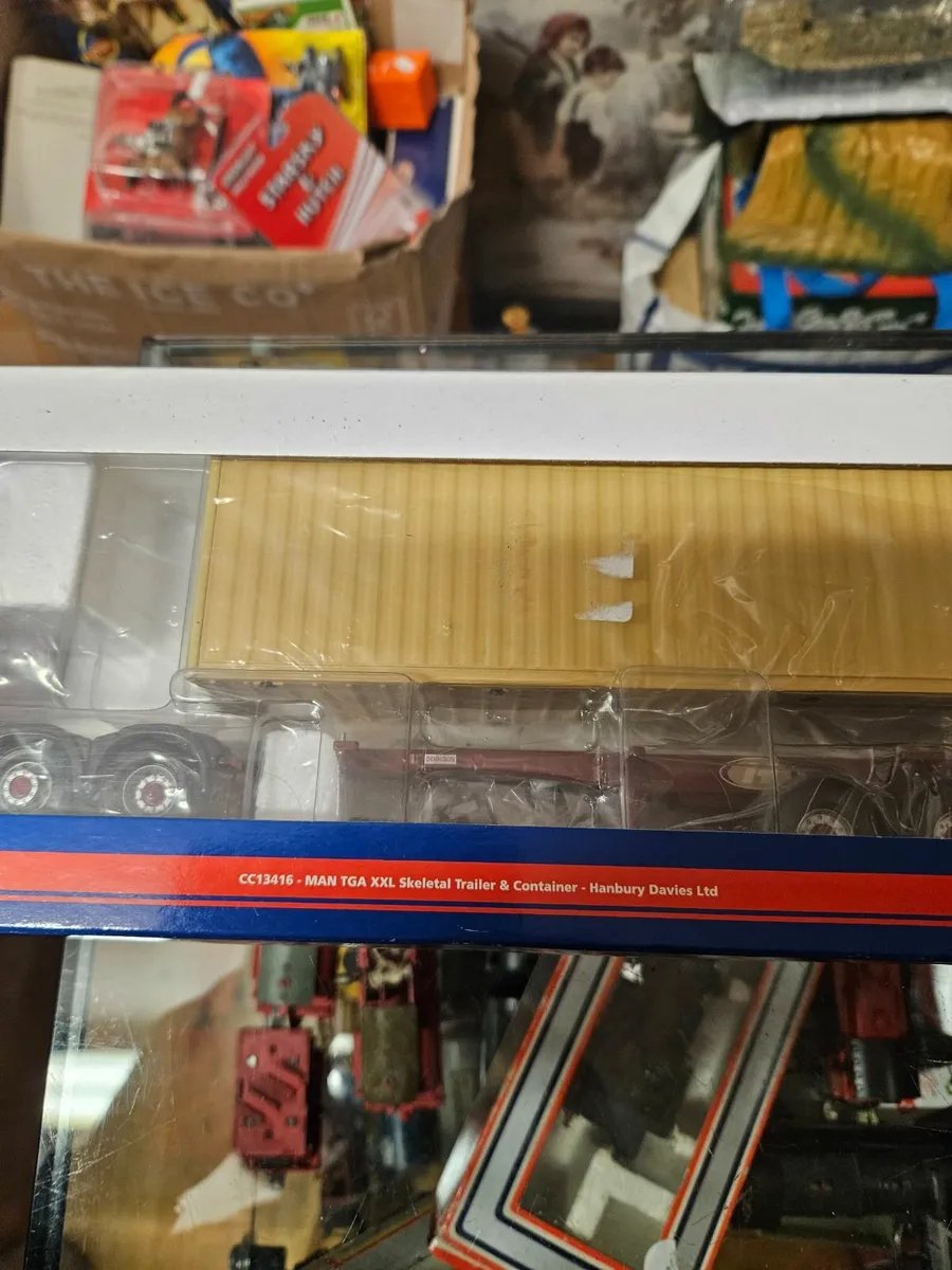 Corgi MAN Tractor unit and Trailer - Image 3