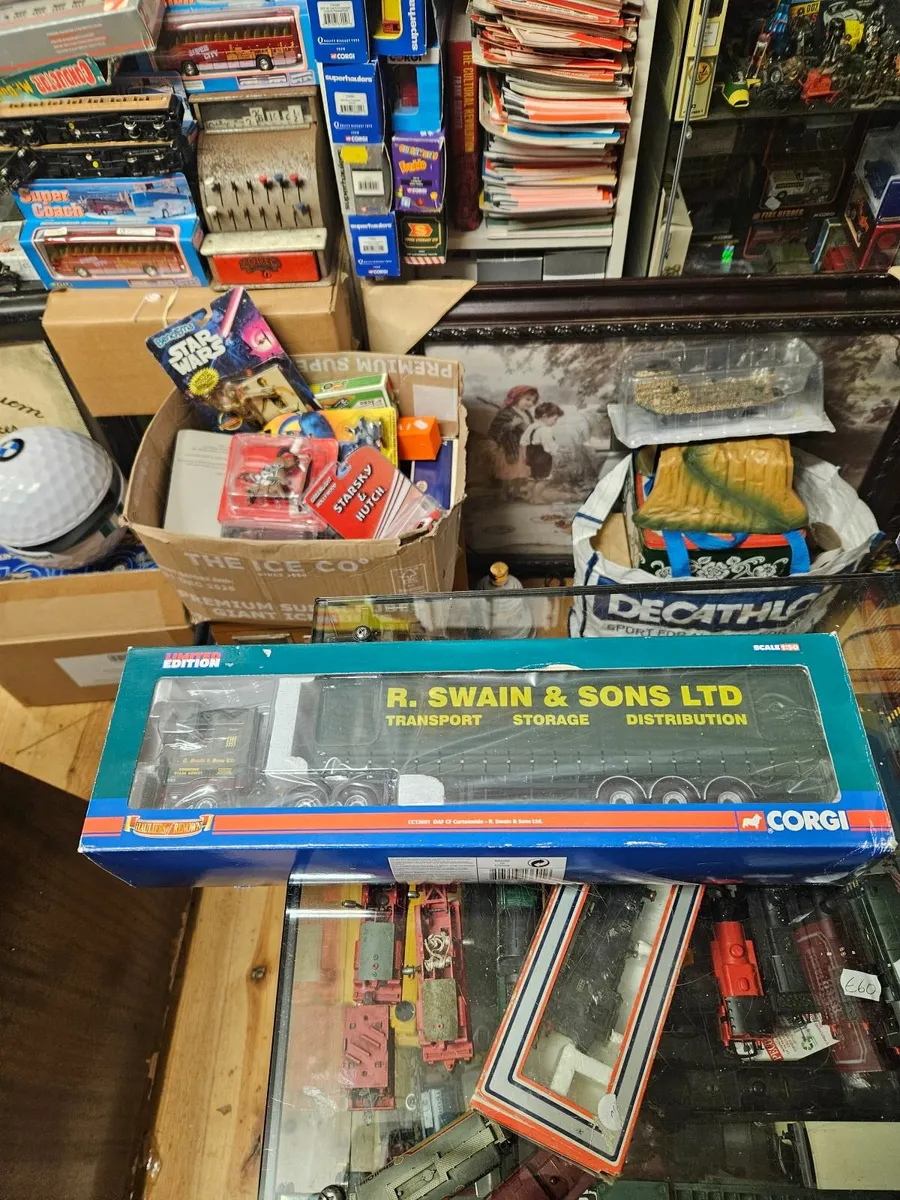 Corgi DAF Tractor unit and Trailer - Image 1