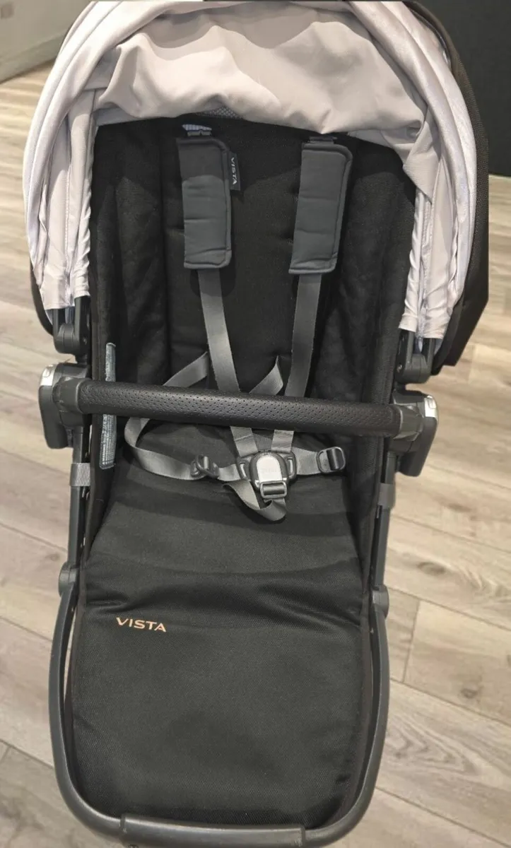 Uppababy vista pram and stroller - Image 2
