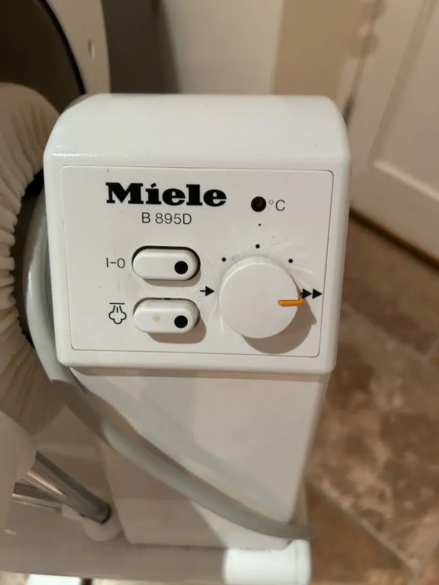 Miele rotary steam iron excellent condition - Image 2