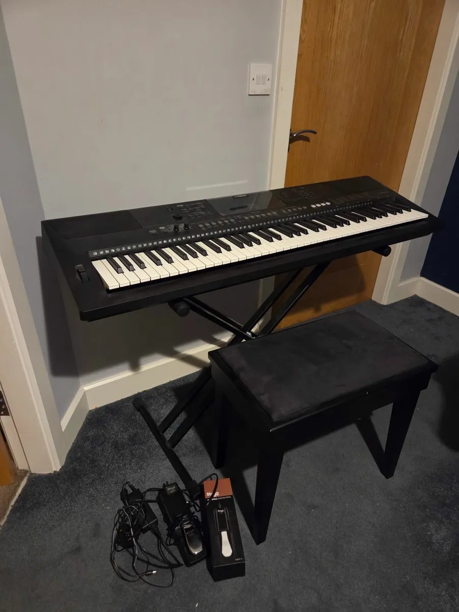 Yamaha PRS EW410 Digital Keyboard - Image 1