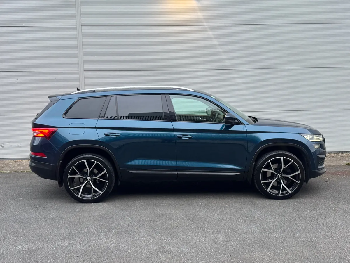 Stunning Skoda Kodiaq 2022 7 seater auto - Image 2