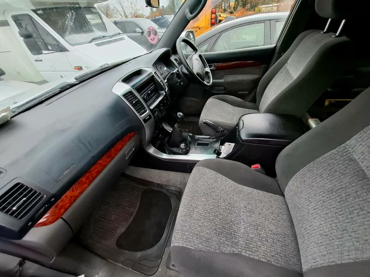 Toyota landcruiser - Image 3