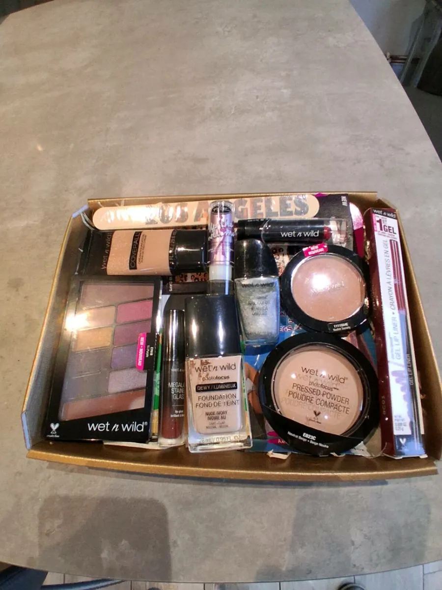 Make up sets for sale - Image 1